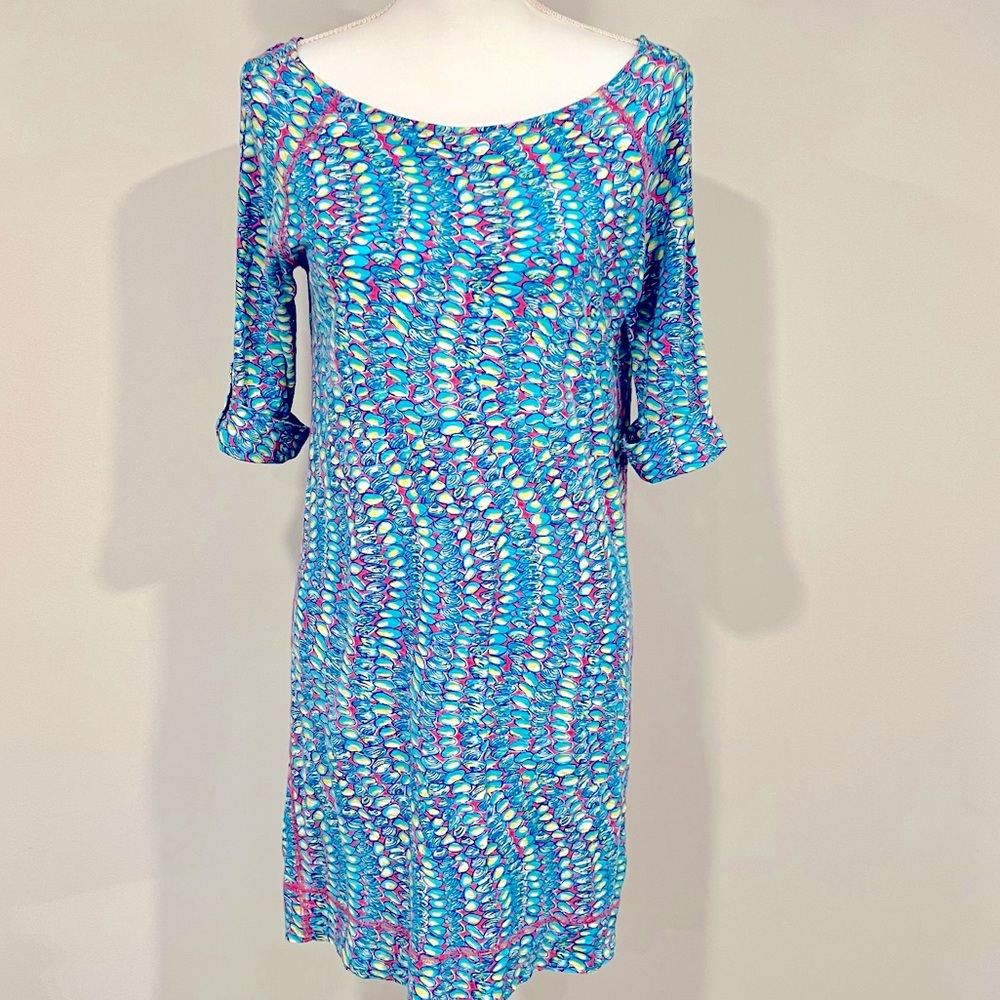 Lilly Pulitzer spring & summer fun 3/4 sleeve jersey dress. Shell design. XS